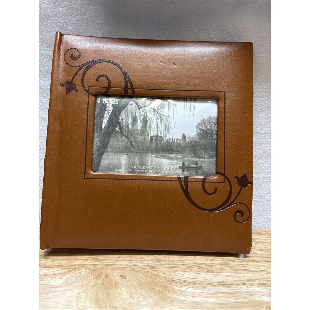 Pioneer Photo Albums Brown Leather 9” x 9” Album Holds 200 pics Style DA200E